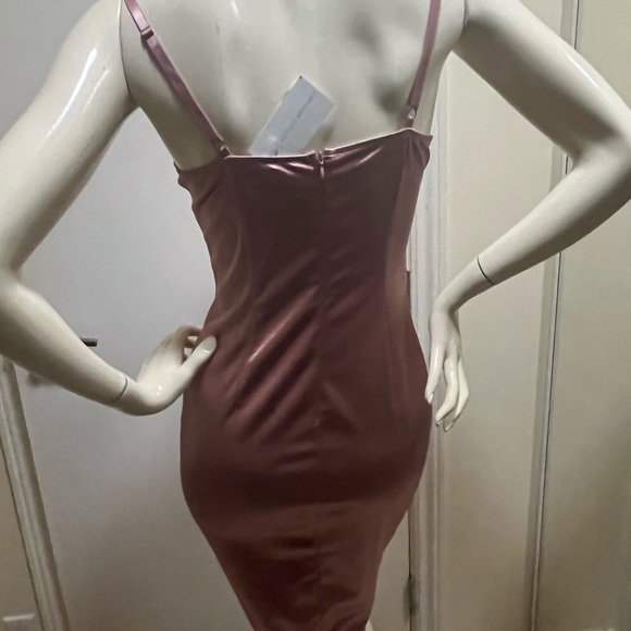 City Lux Mauve Pink Satin Dress, Medium - Picture 14 of 16